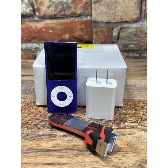 Apple iPod nano 4th generation 8GB Model:A1285 Purple - Picture 1 of 5